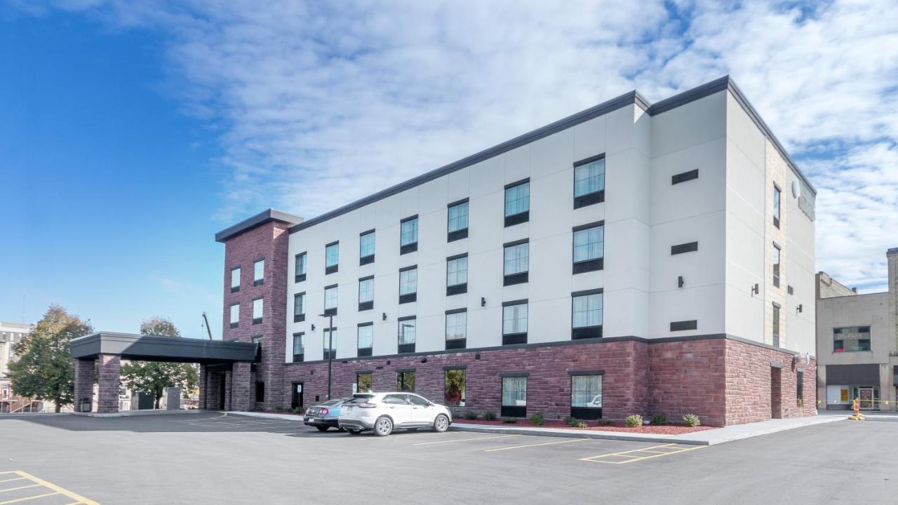 Cobblestone Hotel & Suites - Janesville Exterior foto